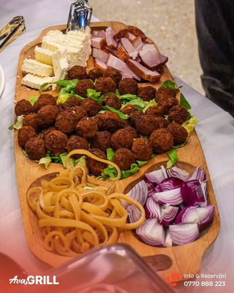 AVA Grill - Restaurant si terasa cu preparate la jar